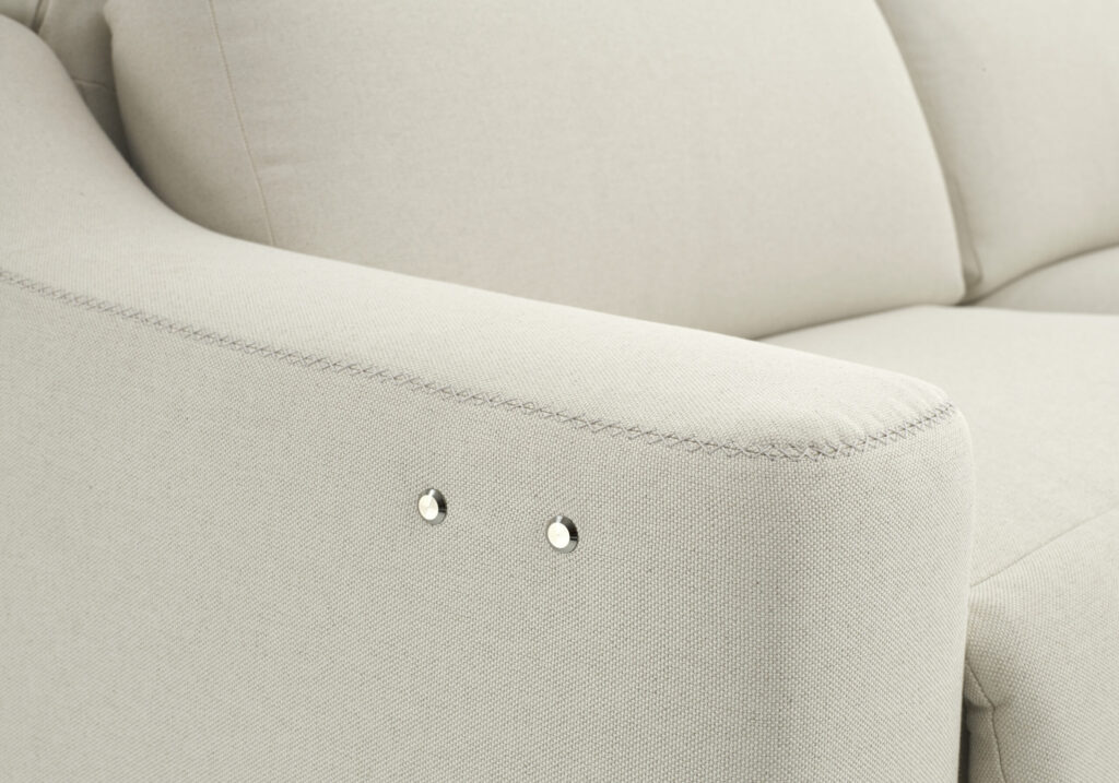 AMADEO-catalogo-detalhe-botoes-e-costura-scaled